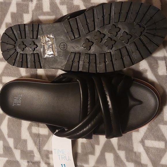 Women's Size 11 Sandals Lot - Picture 2 of 6